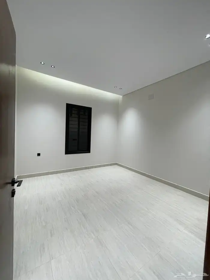 للبيع شقه روف أرضي مع ملحق دوبلكس بالمحاله ابها 12