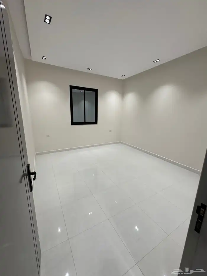 للبيع بحي المعارض ادوار تمليك أرضي 6غرف بمدخل سياره 13