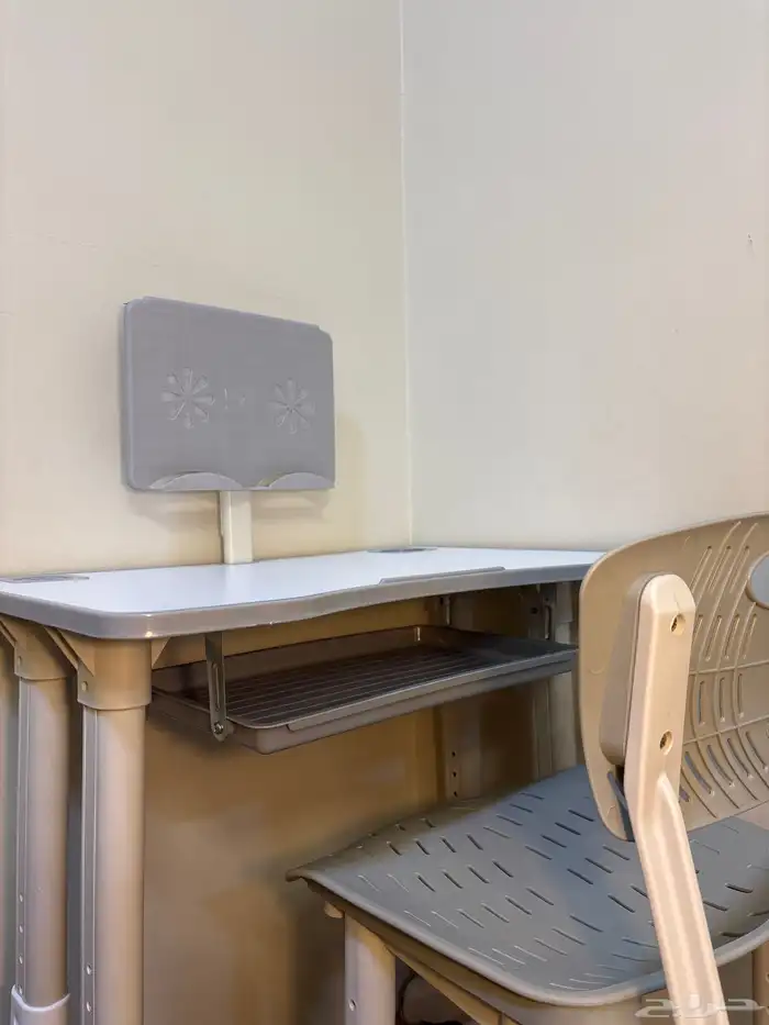 طاولة دراسة 0