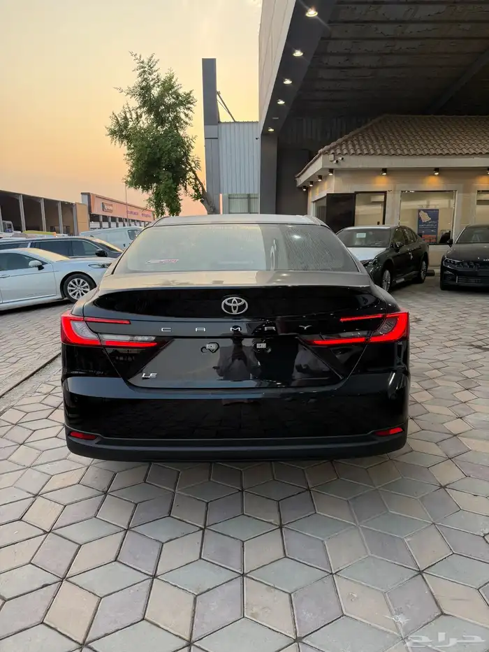 كامري LE بنزين وارد عبداللطيف موديل 2025 للبيع 5