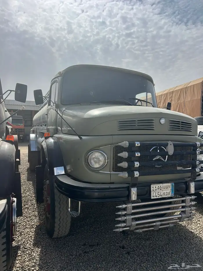 عايدي مورسدس 1977 اساسي 0