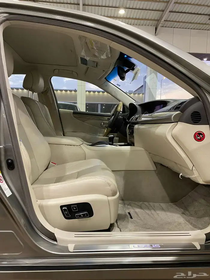 لكزس LS460 المديل 2014 العدد 210 الف 3