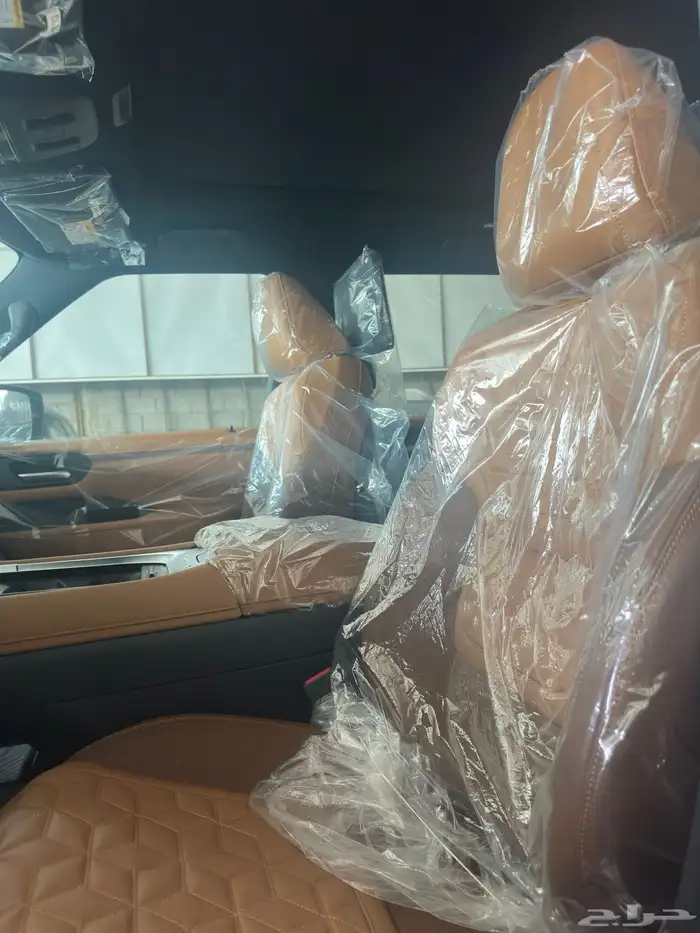 نيسان باترول بلاتينيوم V6 تنفس طبيعي 2026 اسود داخل جملي 8