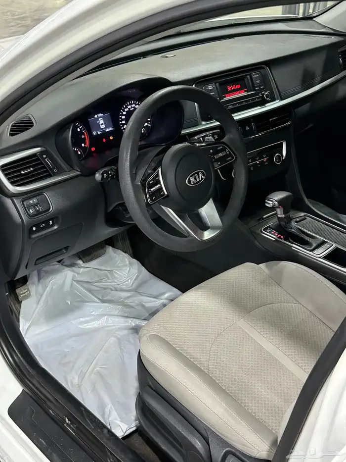 كيا اوبتيما 2020 لؤلؤي لدى معرض(عبيد الرشيدي) 22