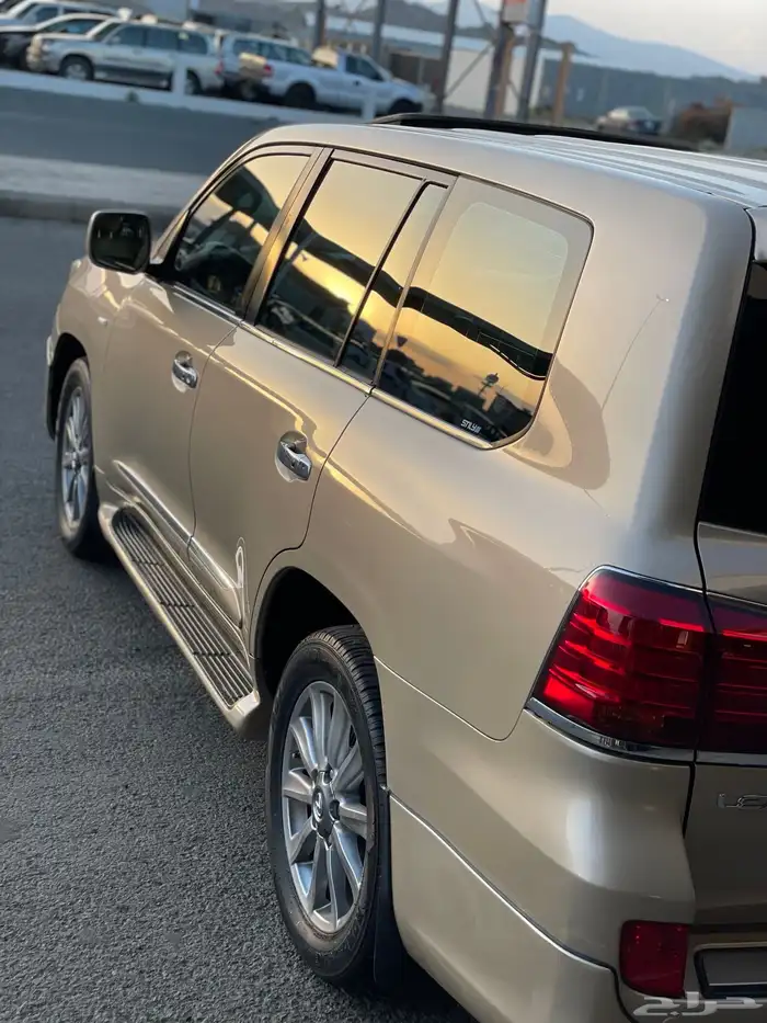 جيب لكزس فل 4