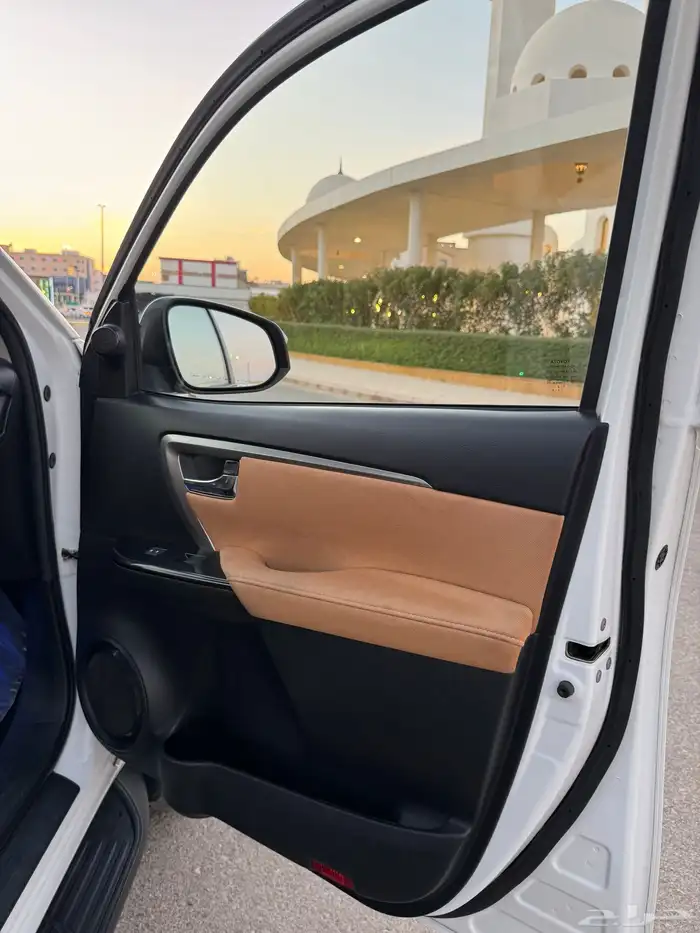 فورشنر 2023 6 سلندر VX سعودي 72