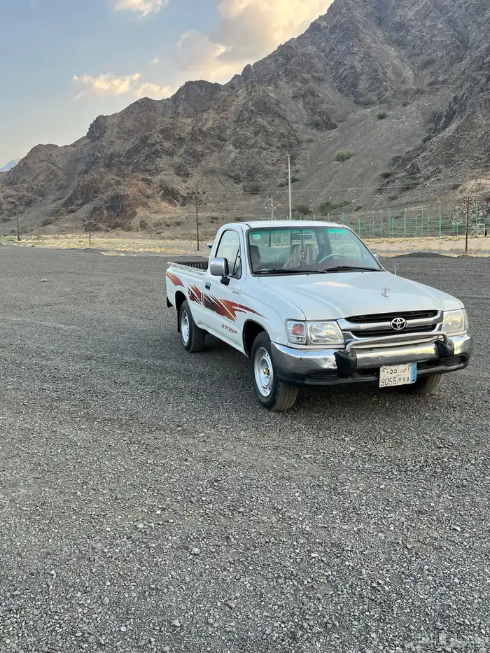 للبيع هايلوكس 2004GL 2