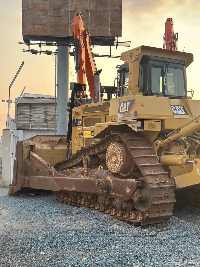 بلدوزر D9R كتربلر الزاهد نظيف جدا  موديل 2011 4
