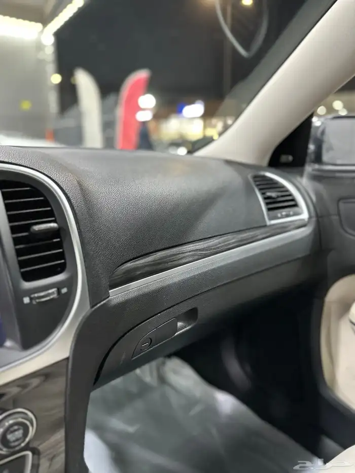 كرايزلر C300 نص فل 2021 هيمي V8 5.7 معرض(عبيد الرشيدي) 28