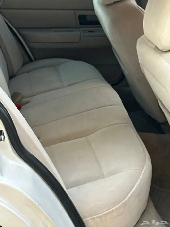 فورد كراون فاكتوريا 2011 9