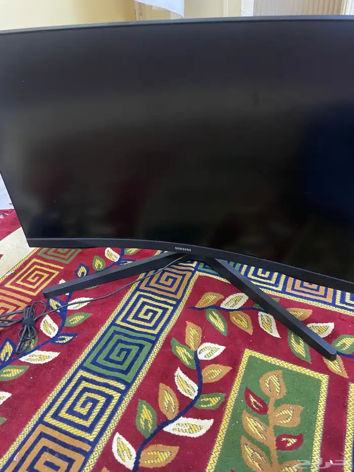 شاشه سامسونج امورها طيبه شغله ونظيفه 0