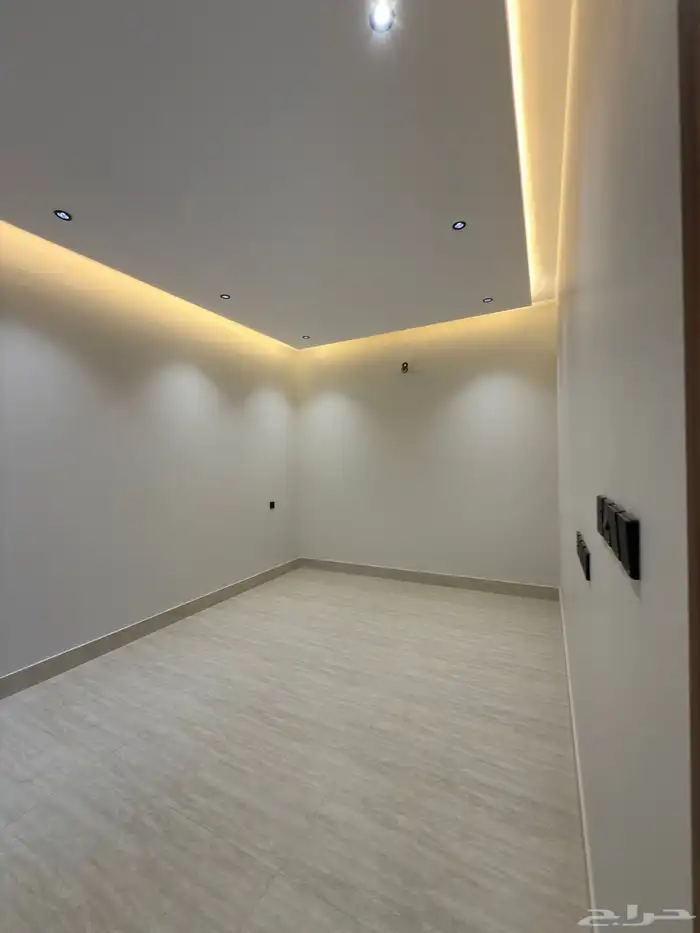 للبيع فلل مودرن بتصميم عصري ابها حى الزهور طريق المحاله ب 46