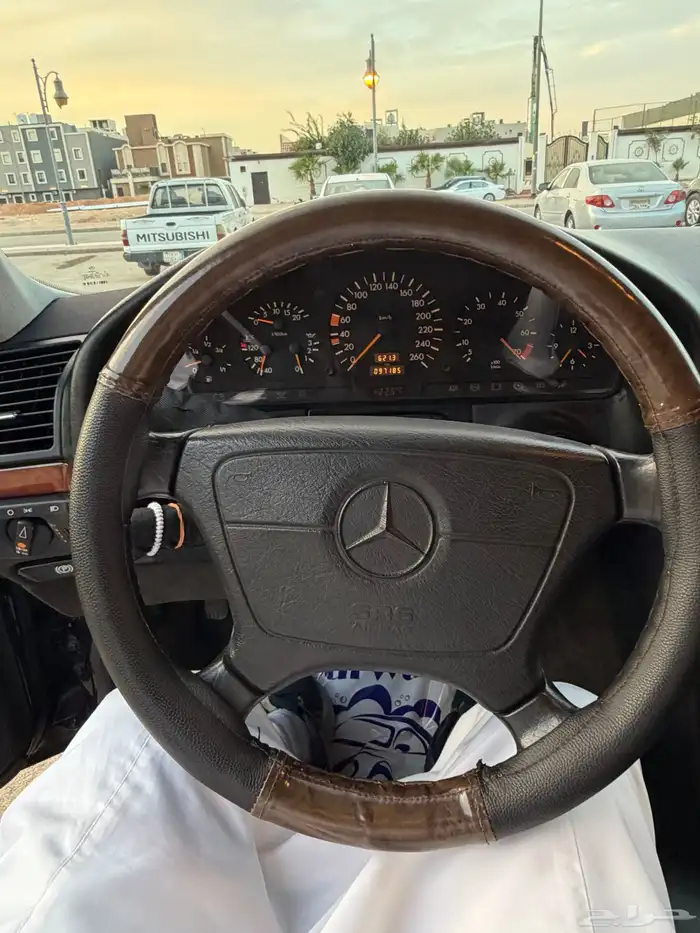 مرسيدس شبح موديل 97 مخزن نضيف جدا ممشى قليل وكاله 15
