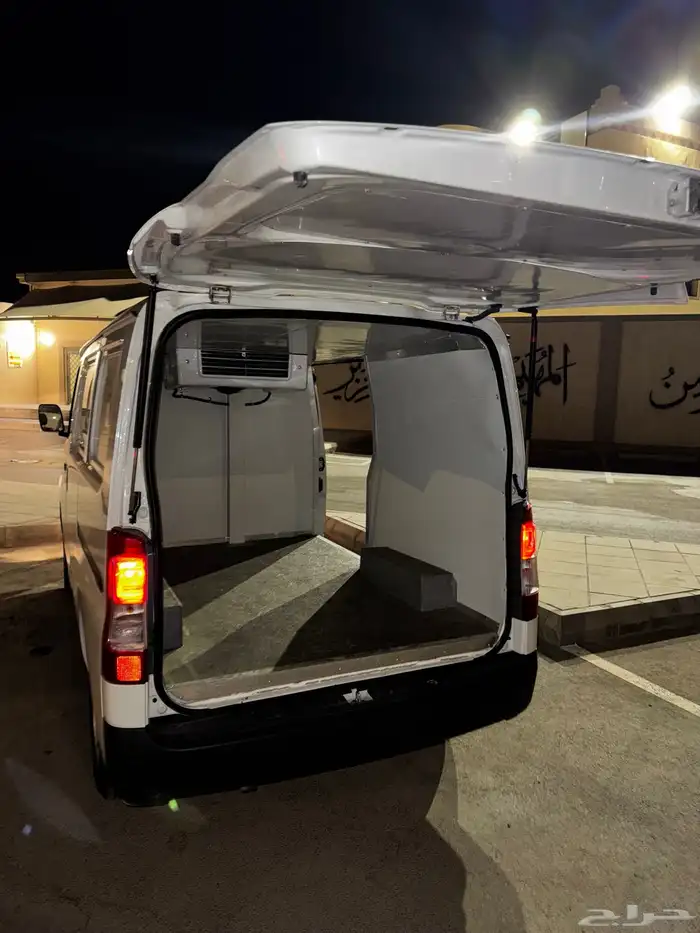 تاجير تويوتا لايت ايس 2024 تبريد ثلاجة للايجار 2