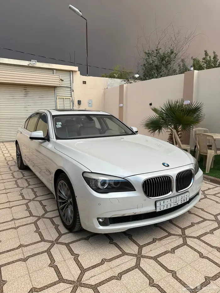 بي ام دبليو الفئة السابعة 2012 1