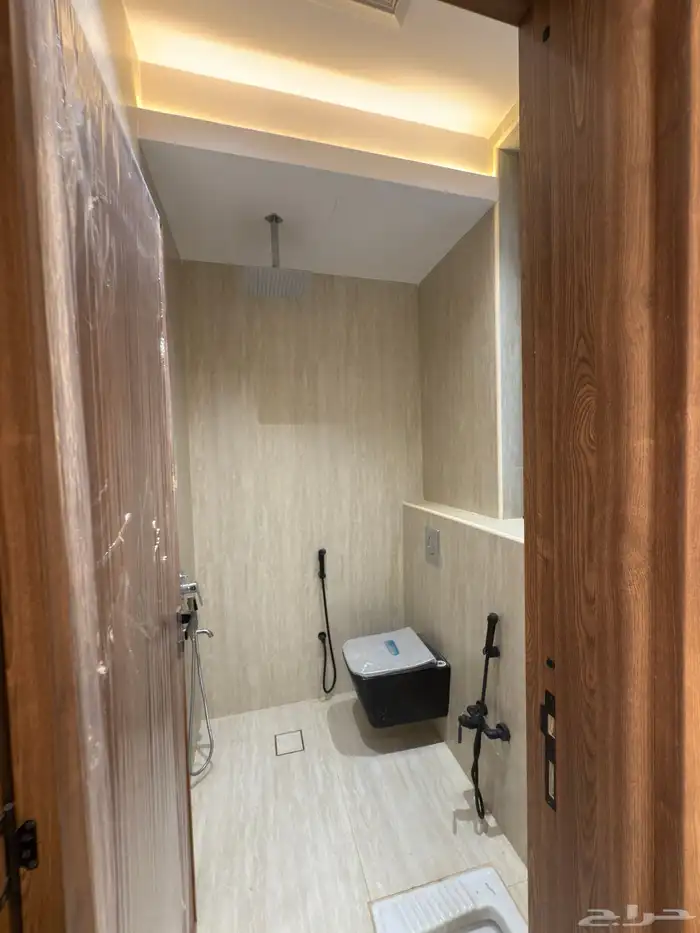 للبيع فلل مودرن بتصميم عصري ابها حى الزهور طريق المحاله ب 9