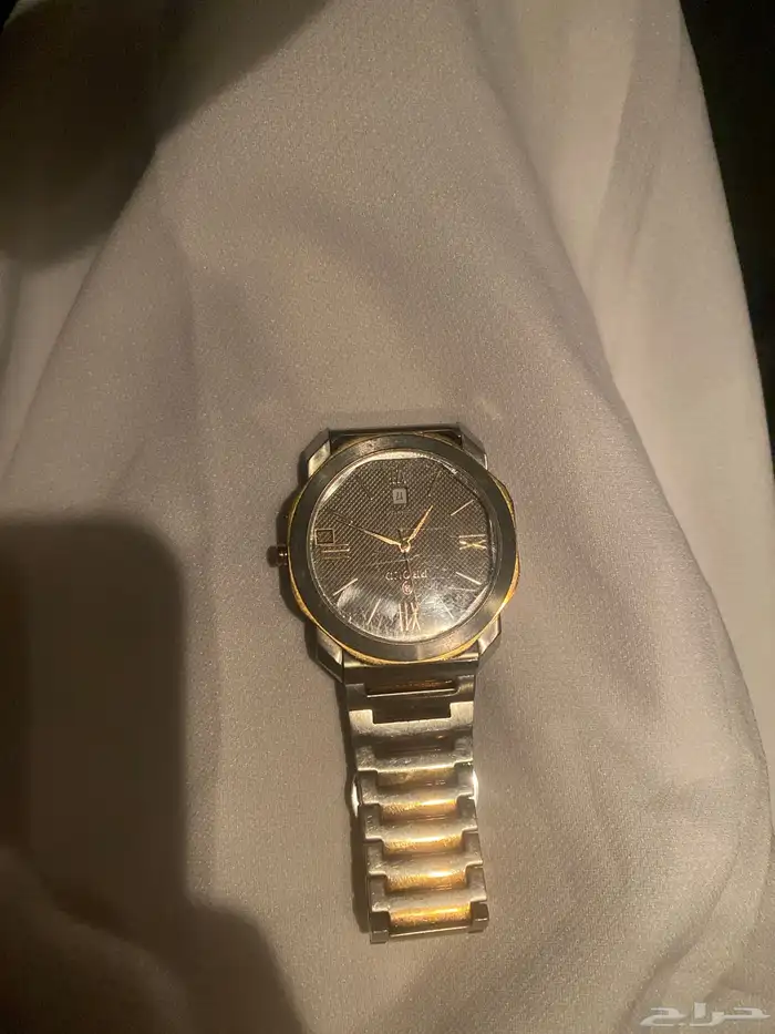 ساعه عل سوم شاريه قبل 5سنوات في600 0