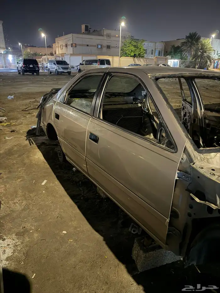 ابواب وشنطه كامري 2001 0