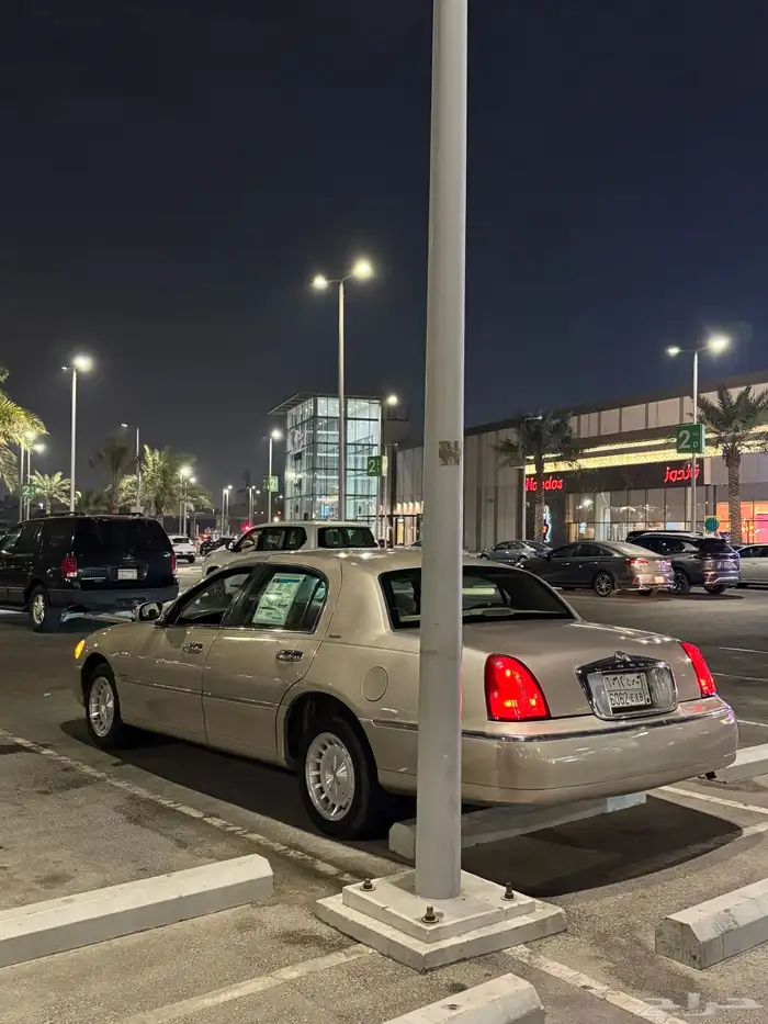 لينكون تاون كار 1998 3