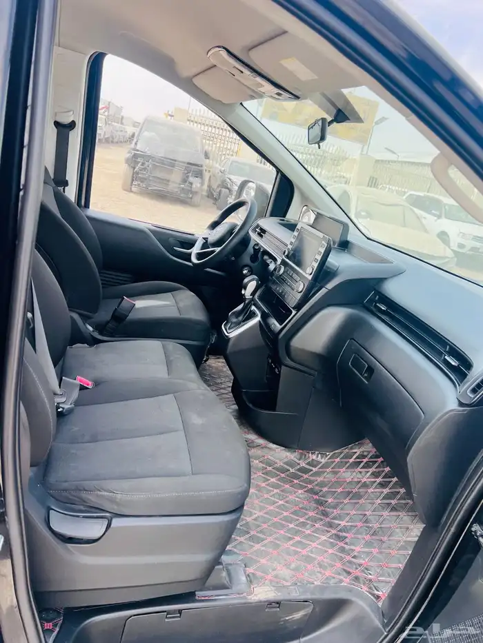 للبيع ستاريا هونداي 2024 ديزل شغال اتماتيك 10
