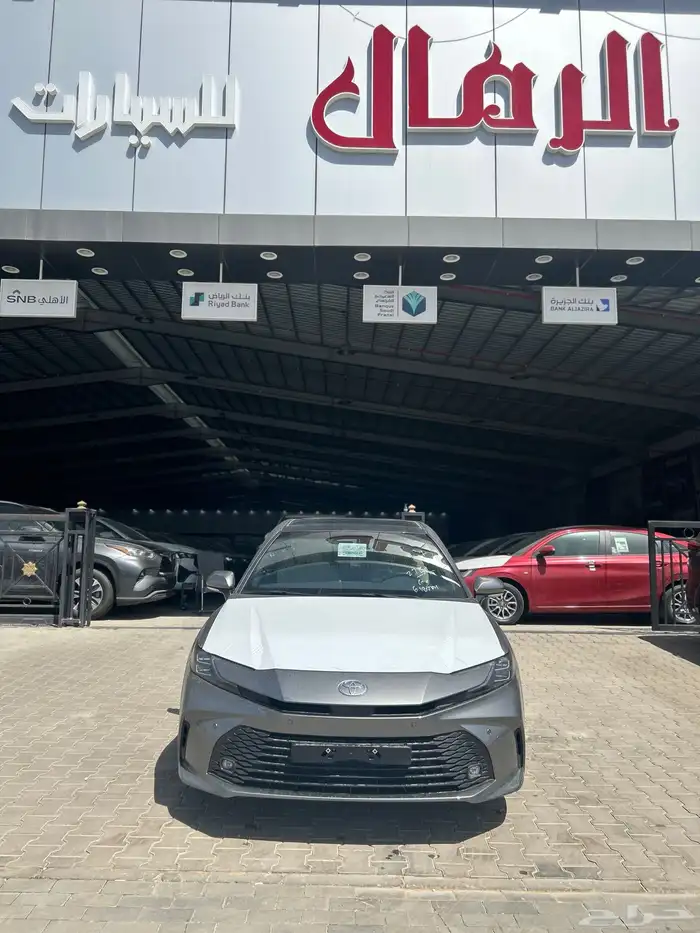 تويوتا   كامري LE هايبرد 2025 رمادي 122500 شامل الضريبة 0