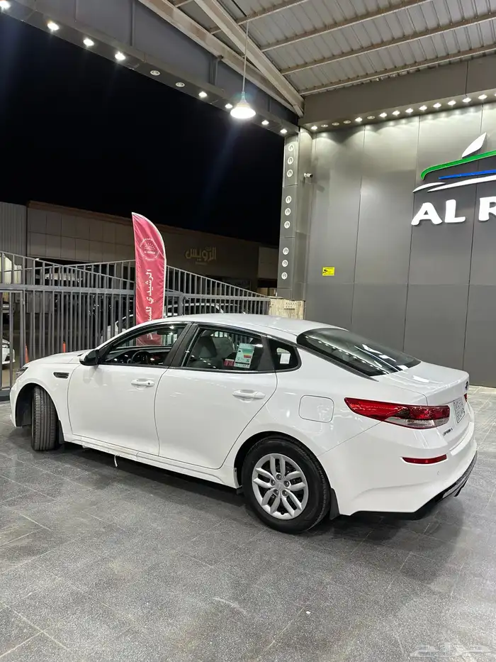 كيا اوبتيما 2020 لؤلؤي لدى معرض(عبيد الرشيدي) 5