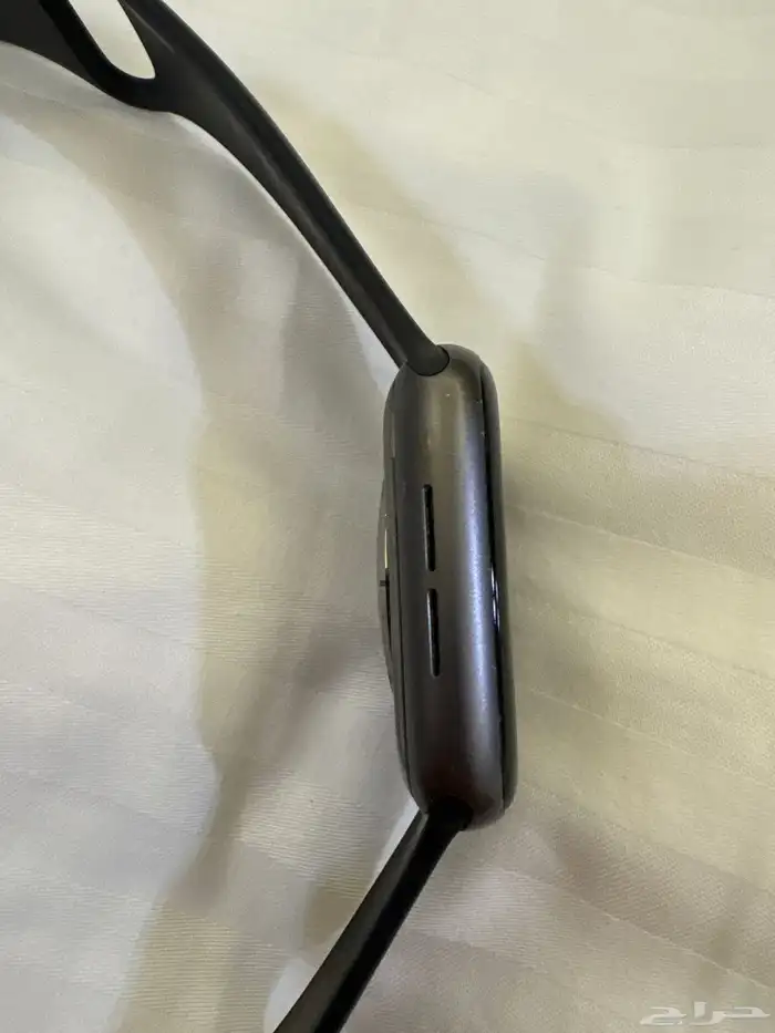 ساعة ابل الجيل الرابع ابل واتش 4