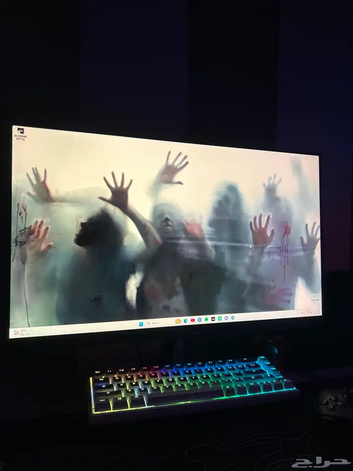 للبيع بيسي قيمنق مع شاشة وملحقاته 1