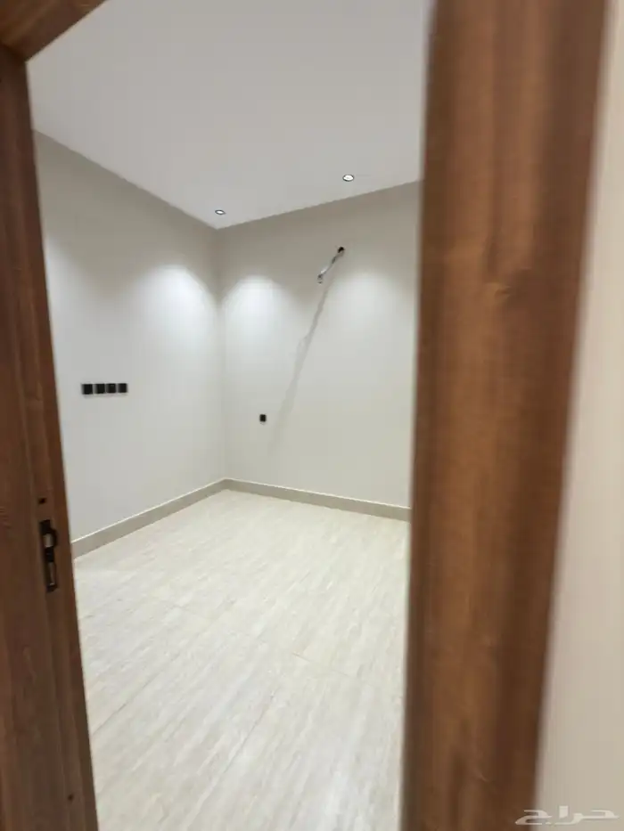 للبيع فلل مودرن بتصميم عصري ابها حى الزهور طريق المحاله ب 37