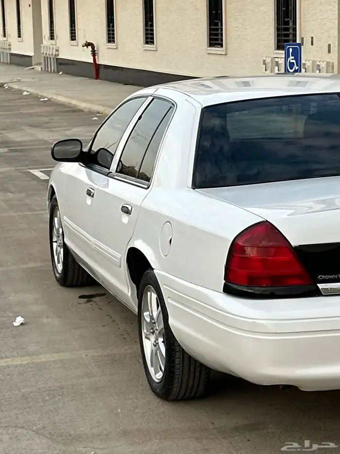 فورد كراون فاكتوريا 2011 4