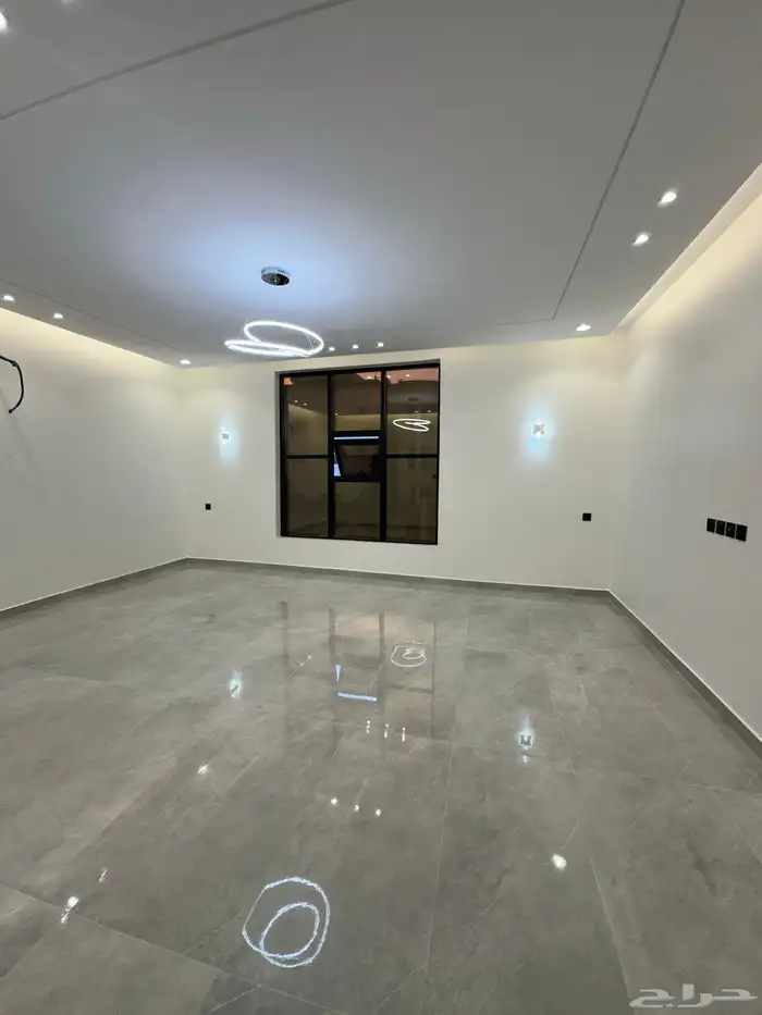 للبيع روفات فاخرة بحي مكتمل الخدمات حي الشفاء 18