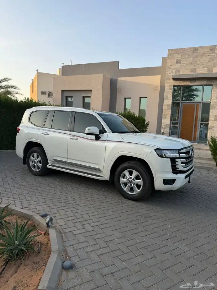 (تم البيع) لاندكروزر جكسار L2 ديزل 2022 2