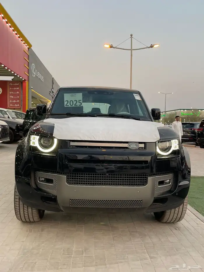 لاند روفر ديفندر2025- X-DYNAMIC-HSE سعودي داخلي جملي بنزين 5