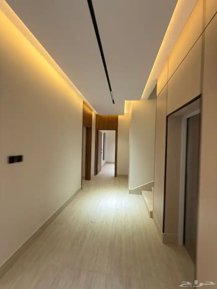 للبيع فلل مودرن بتصميم عصري ابها حى الزهور طريق المحاله ب 33