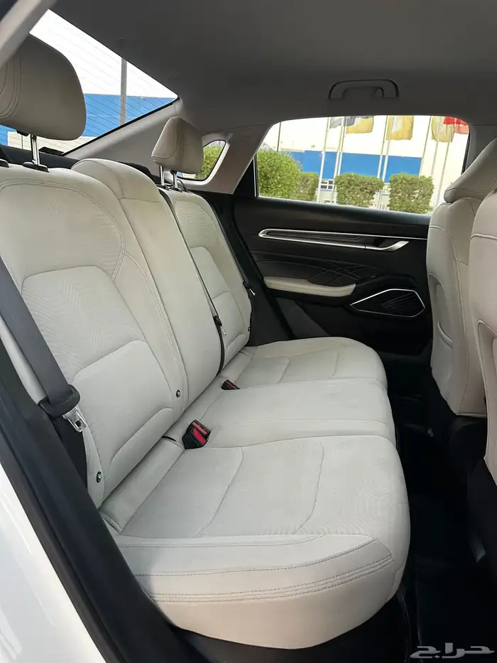 جيلي امجراند7 - 2023 16