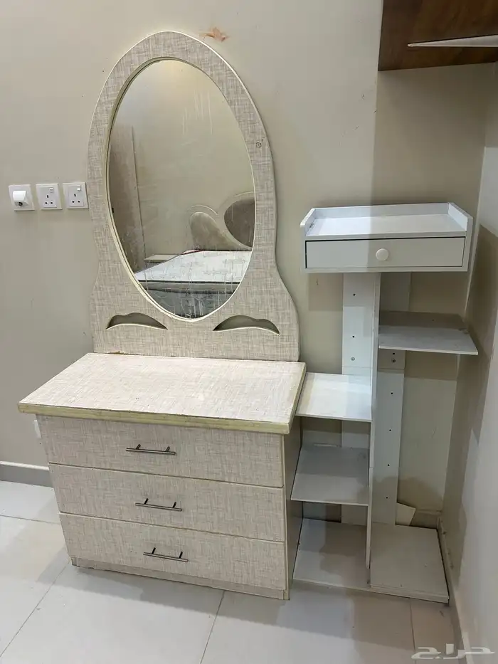 غرفة نوم و كنب مستخدم للبيع 1