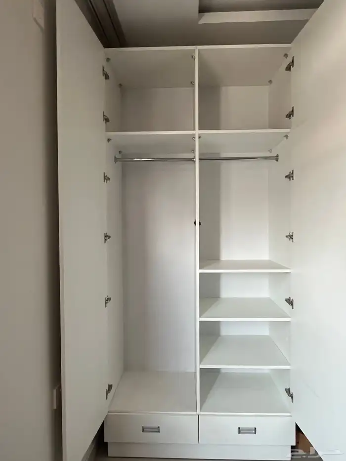 دولاب فخم خشب الماني ابيض لشخصين جديد لا يوجد اضرار 0