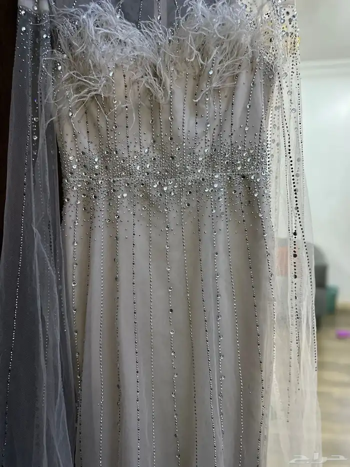 فستان فخخخم شبه جديد لبس 3 ساعات فقط تقريبا 2