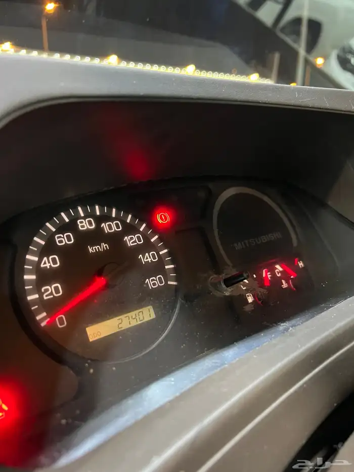 للبيع باص ميتسوبيشي روزا ديزل موديل 2014 مخزن 30 راكب 9