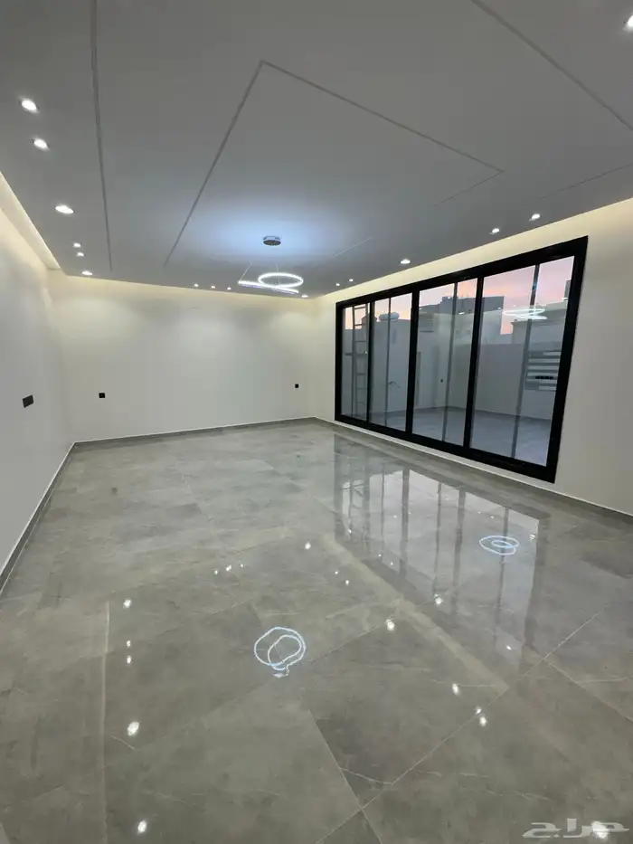 للبيع روفات فاخرة بحي مكتمل الخدمات حي الشفاء 21