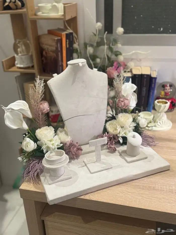 ستاند خطوبة نظيف جدا 0