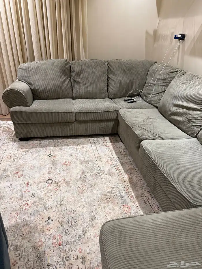 كنب آشلي مستخدم 2