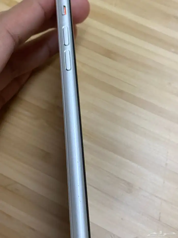 ايفون SE نظيف 8