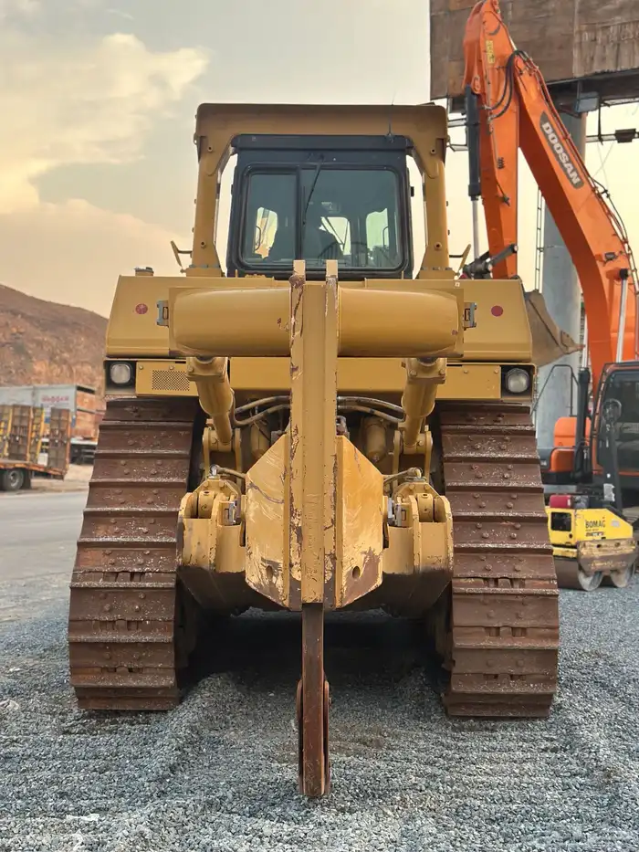 بلدوزر D9R كتربلر الزاهد نظيف جدا  موديل 2011 2