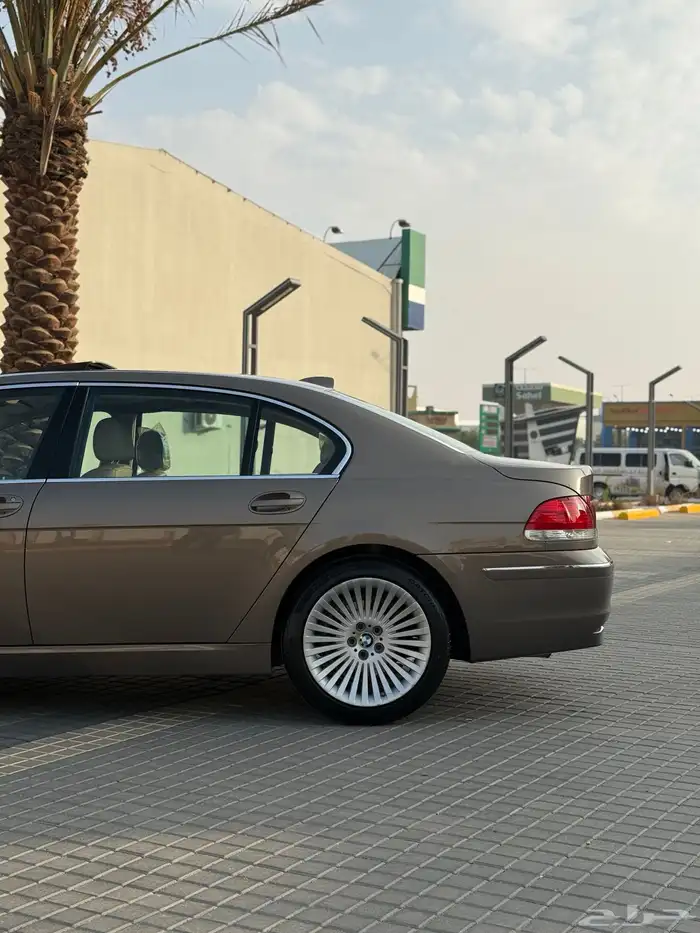 مالك اول مخزن بحالة الوكالة BMW730li 44