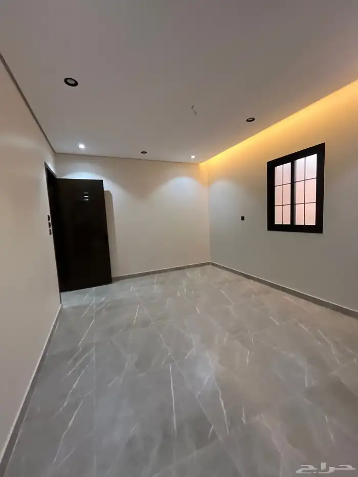 للبيع شقه دور ثاني الريان 520 6