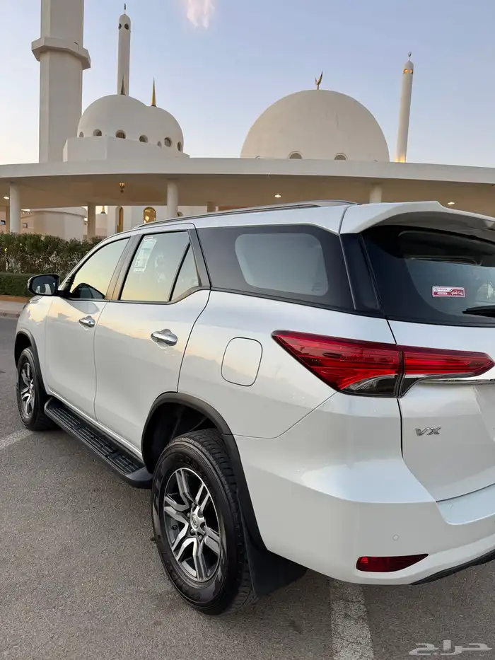 فورشنر 2023 6 سلندر VX سعودي 33