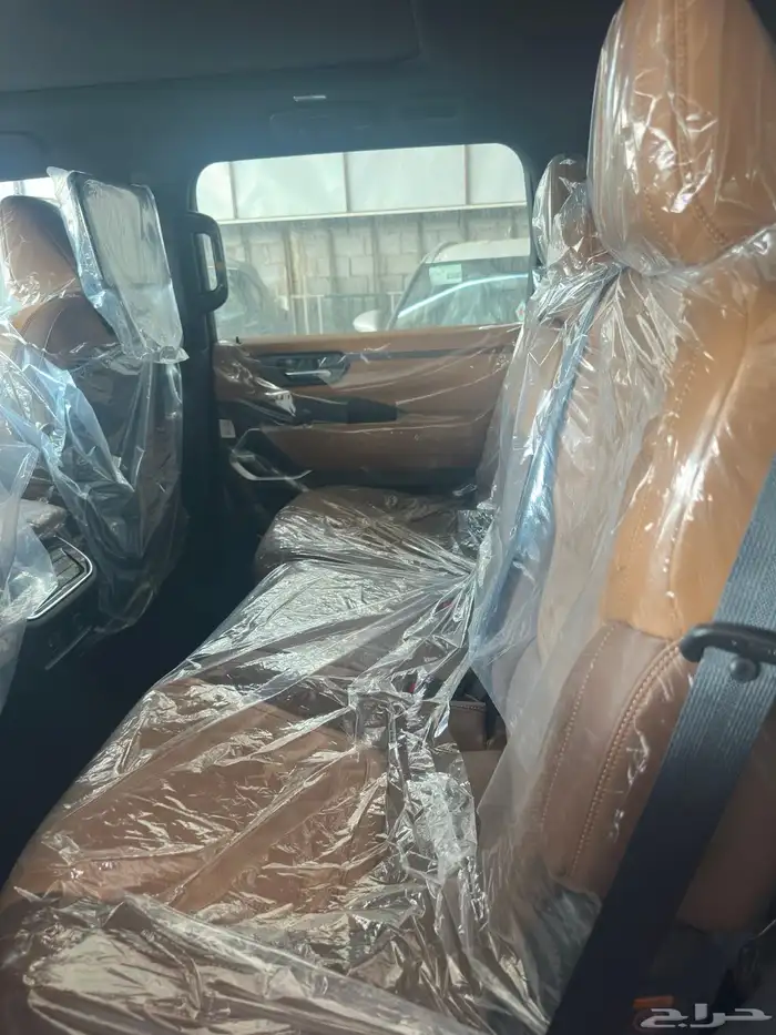 نيسان باترول بلاتينيوم V6 تنفس طبيعي 2026 اسود داخل جملي 13