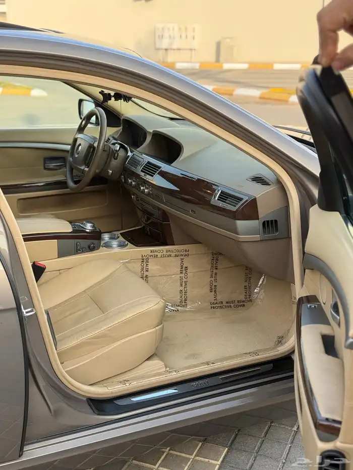 مالك اول مخزن بحالة الوكالة BMW730li 27