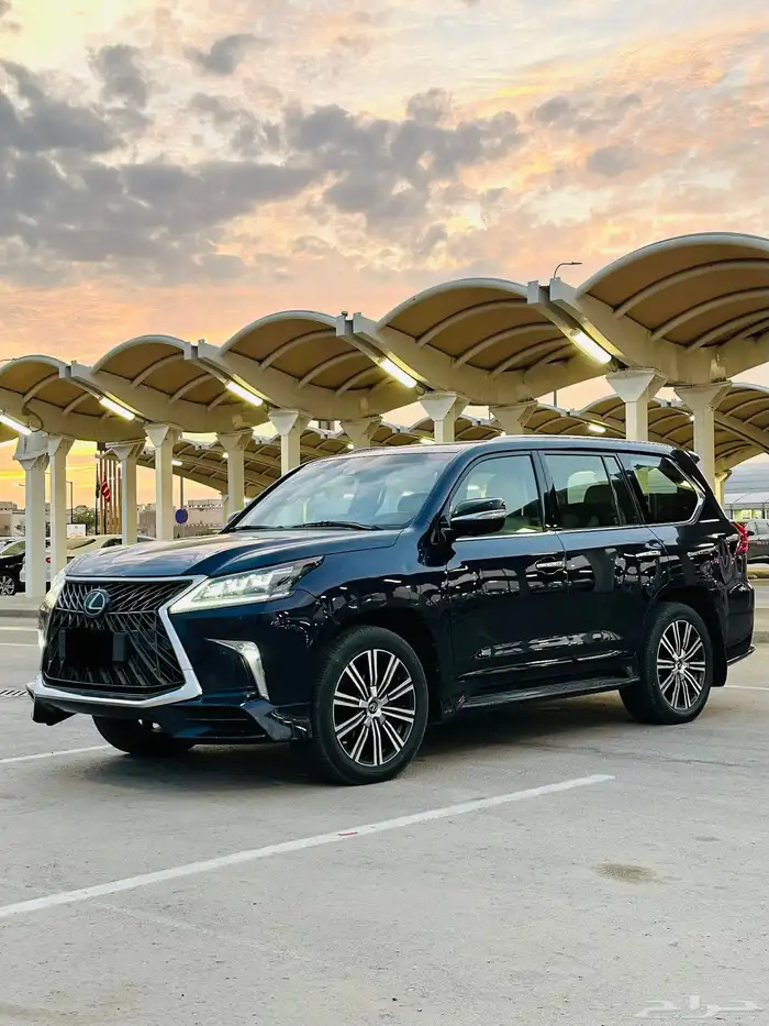 للبيع لكزس LX570s الموديل 2018 محركات وكاله السعر 225000 8